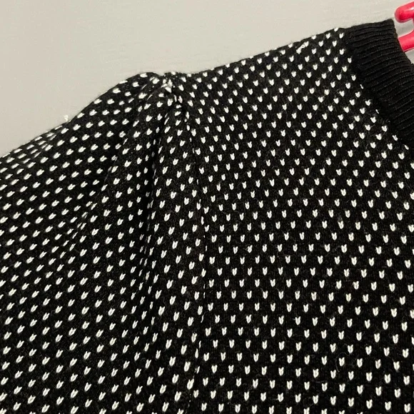 Adrianna Papell Black and White Knit Top size M - Picture 4 of 7